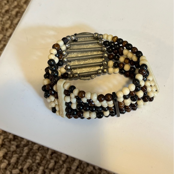 Beaded bangle bracelet - Picture 3 of 3